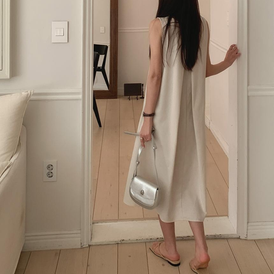 Льняное миди-платье для отпуска в тёплых странах