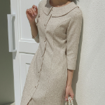 Твидовое платье в клетку с жемчужными пуговицами