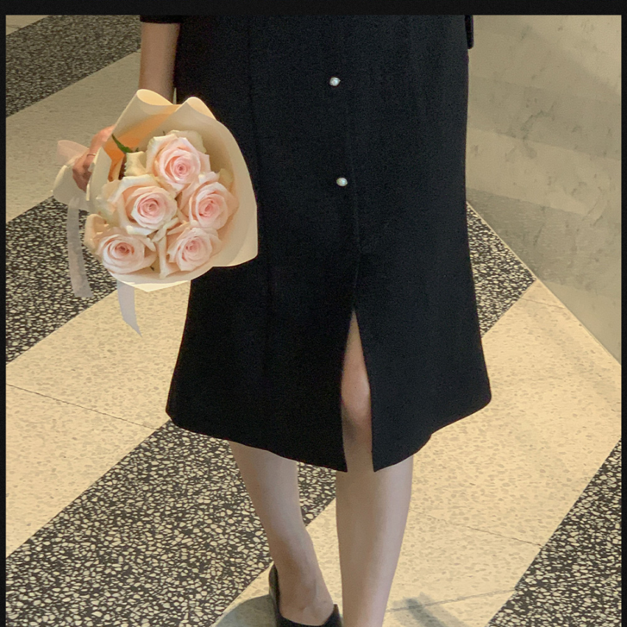 Твидовое платье в клетку с жемчужными пуговицами