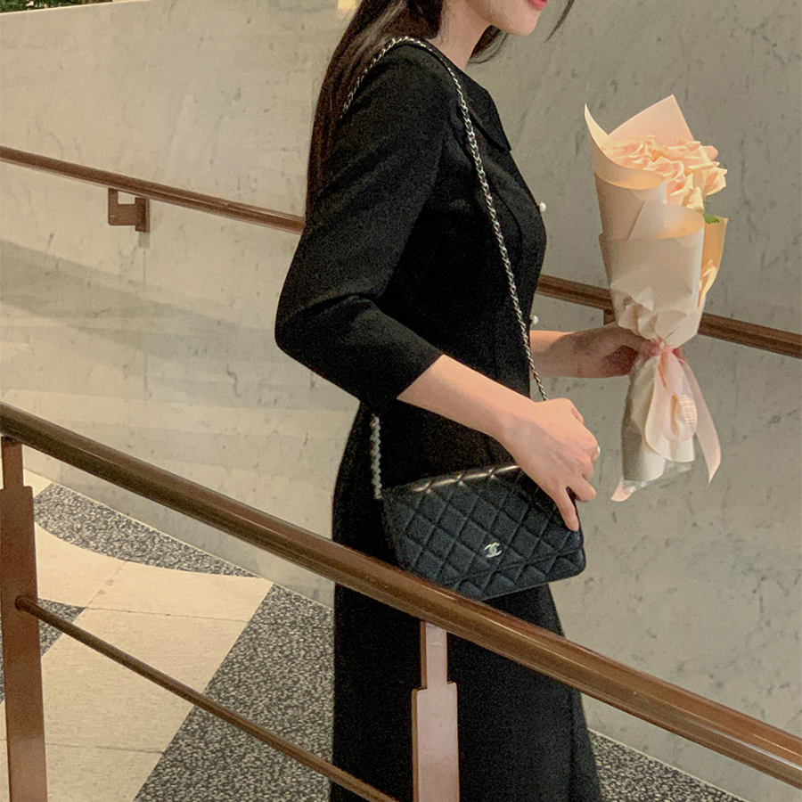 Твидовое платье в клетку с жемчужными пуговицами