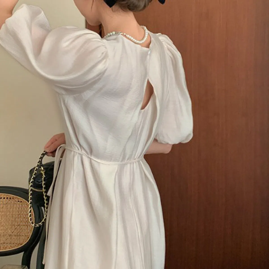 Платье с открытой спиной