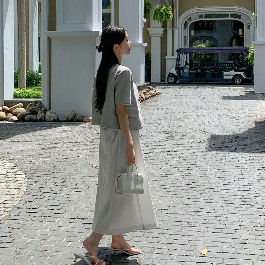 Летнее платье-бюстье с пинтами