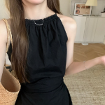 Летнее платье с халтер-воротником и открытой спиной