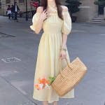 Летнее платье с короткими рукавами и поясом-резинкой