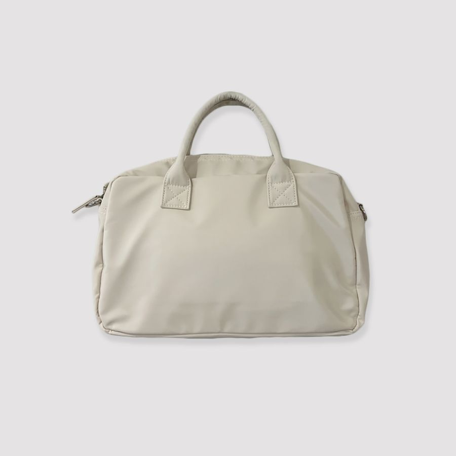 Daily Square Nylon Tote — лёгкая и практичная сумка на каждый день в урбанистичном стиле