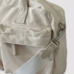 Daily Square Nylon Tote — лёгкая и практичная сумка на каждый день в урбанистичном стиле