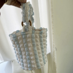 Bogle Check Fabric Tote — милая и удобная сумка для учёбы, прогулок и повседневных дел