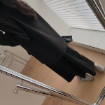 Фемининное чёрное платье с короткими рукавами макси длины