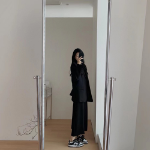 Фемининное чёрное платье с короткими рукавами макси длины