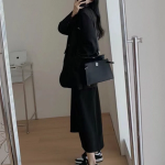 Фемининное чёрное платье с короткими рукавами макси длины