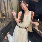 Длинное платье с кружевом и перфорацией