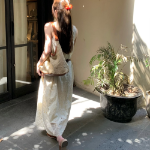 Длинное платье с кружевом и перфорацией