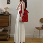 Летнее платье на бретелях с квадратным вырезом и расклешённым силуэтом