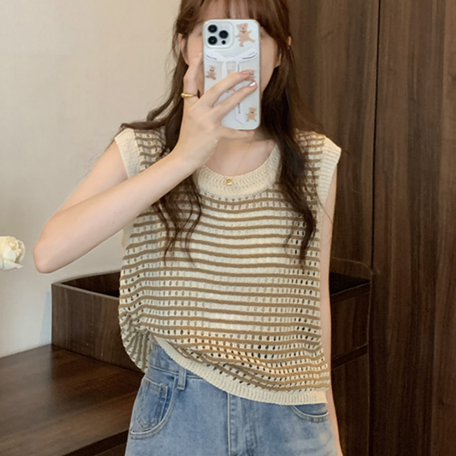 PERIEM NIC – Loose Fit Round Neck Punching Knit Vest