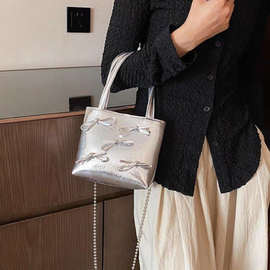 Ribbon Mini Cross Bag — миниатюрная сумка с акцентом на романтичный бант