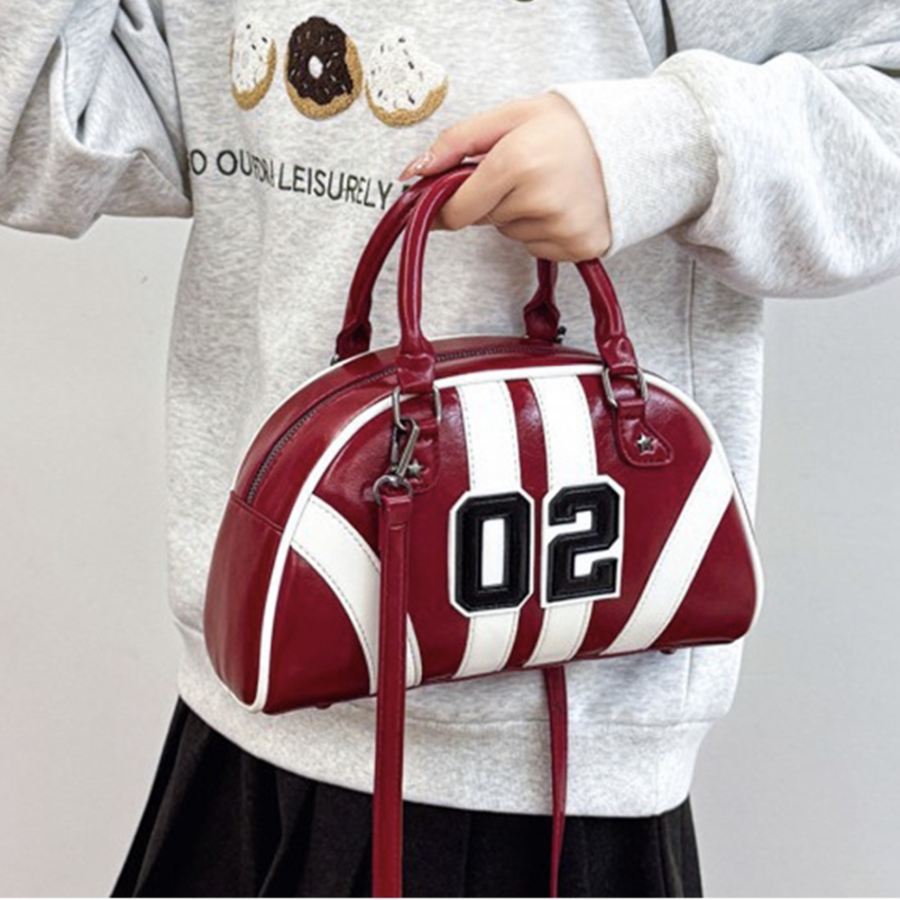 Racer 02 Tote — спортивный ритм в компактном формате