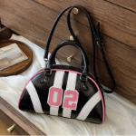 Racer 02 Tote — спортивный ритм в компактном формате