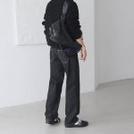 Pin-Tuck Semi-Wide Non-Fade Raw Denim Pants