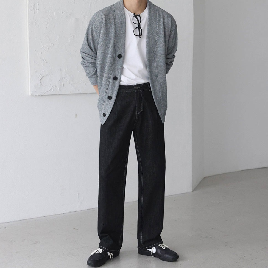 Pin-Tuck Semi-Wide Non-Fade Raw Denim Pants