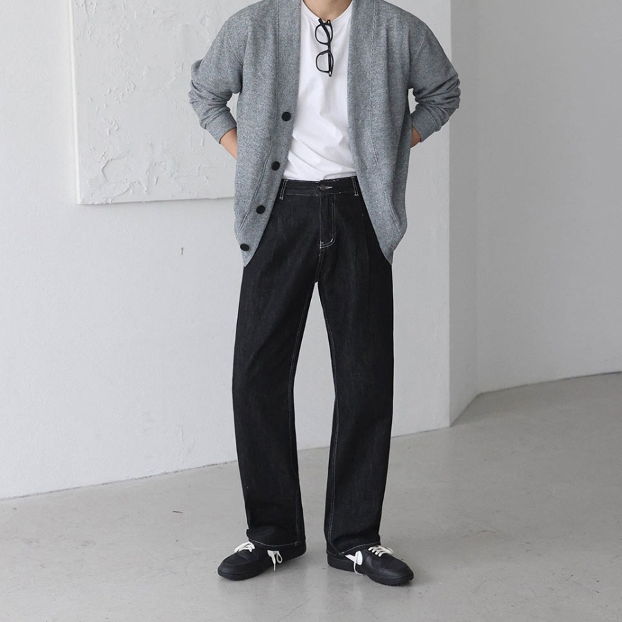 Pin-Tuck Semi-Wide Non-Fade Raw Denim Pants