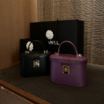 Cowhide Gold-Tone Tote Bag — классика с элегантным блеском