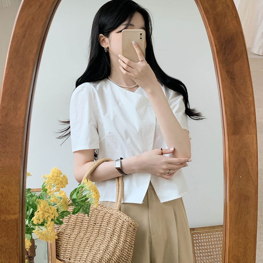 Sasan – блузка V-Neck Short Sleeve Crop Blouse