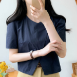 Sasan – блузка V-Neck Short Sleeve Crop Blouse