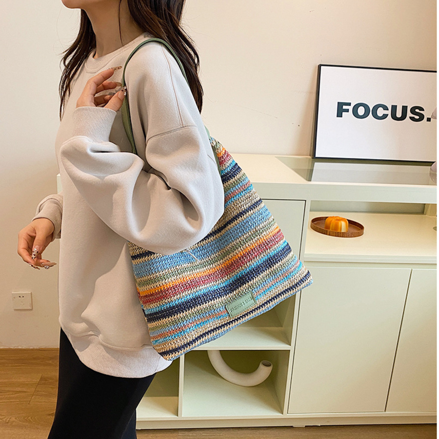 Ethnic Evo Tote Bag — этнический акцент в повседневном стиле