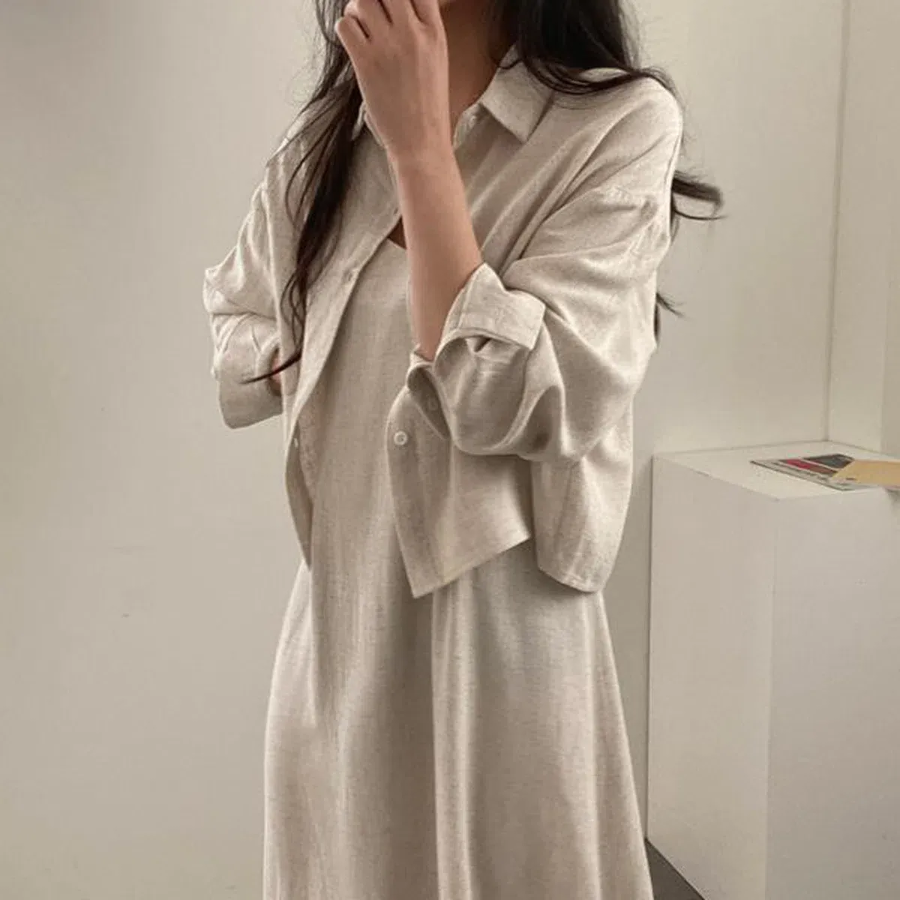 Льняная рубашка с длинным сарафаном без рукавов