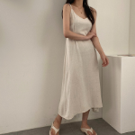 Льняная рубашка с длинным сарафаном без рукавов