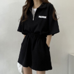 Анорак с надписью и короткие шорты