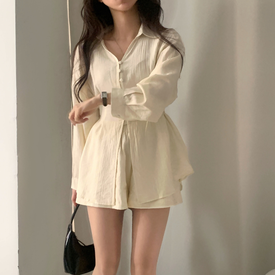 Шифоновая удлиненная блузка с и юбка-шорты