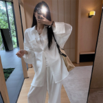 Рубашка оверсайз и широкие брюки