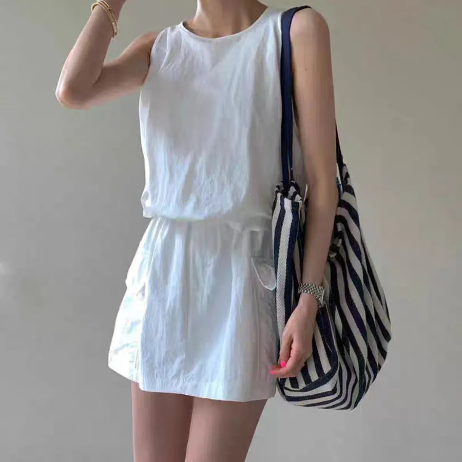 Лёгкий летний комплект: майка без рукавов и юбка-шорты с поясом на резинке