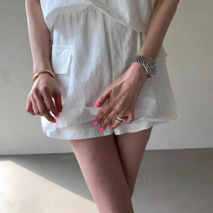 Лёгкий летний комплект: майка без рукавов и юбка-шорты с поясом на резинке