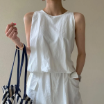 Лёгкий летний комплект: майка без рукавов и юбка-шорты с поясом на резинке