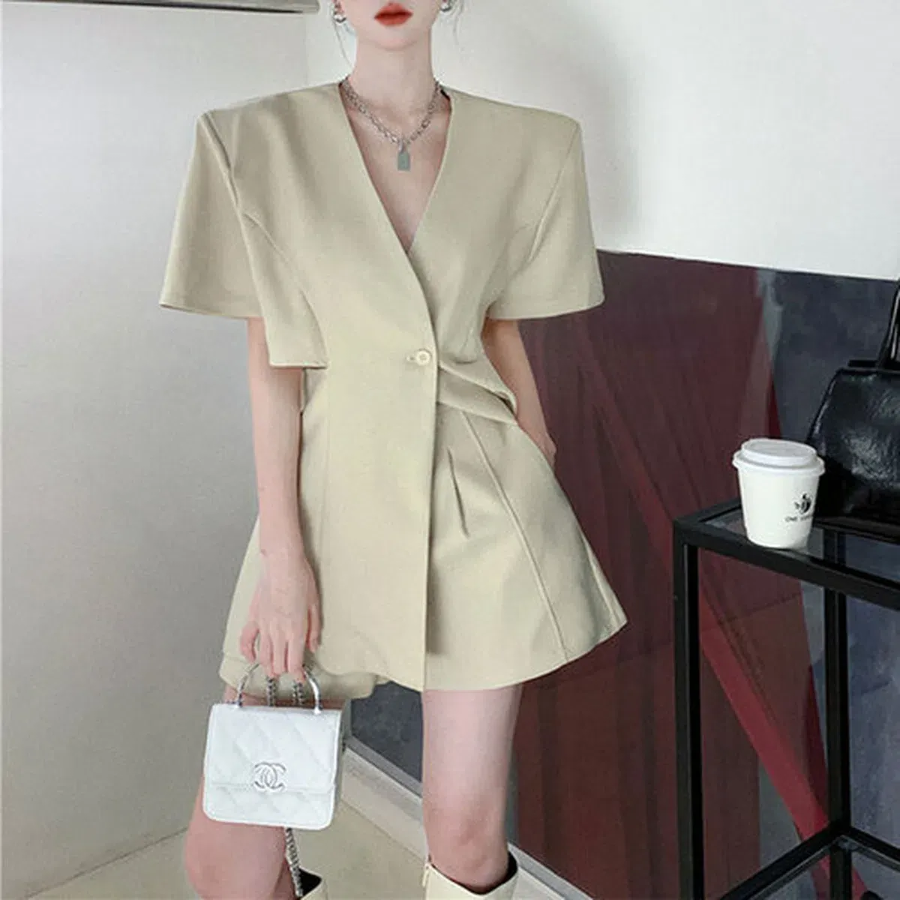 Комплект с оверсайз-жакетом и бермудами