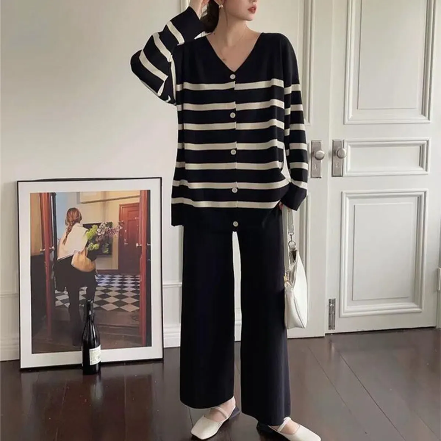 Трикотажный комплект из свободного кардигана и брюк с поясом на резинке