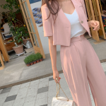 Комплект с коротким жакетом и широкими брюками