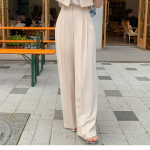 Комплект с коротким жакетом и широкими брюками