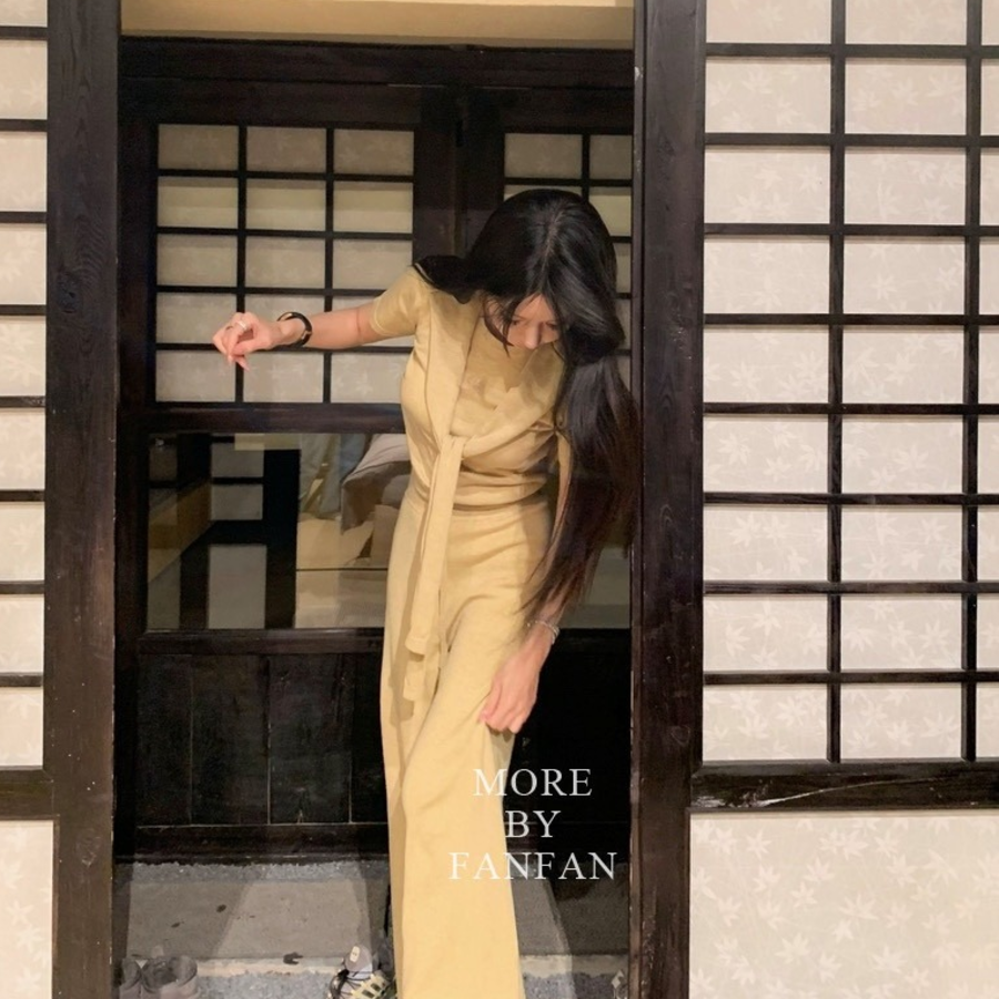 Комплект с кроп-топом и широкими трикотажными брюками