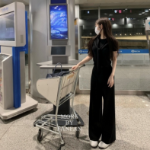 Комплект с кроп-топом и широкими трикотажными брюками