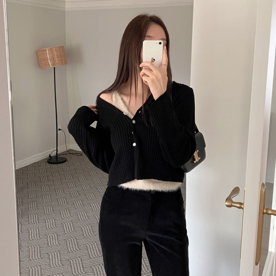 Mineb Ribbed Crop Cardigan