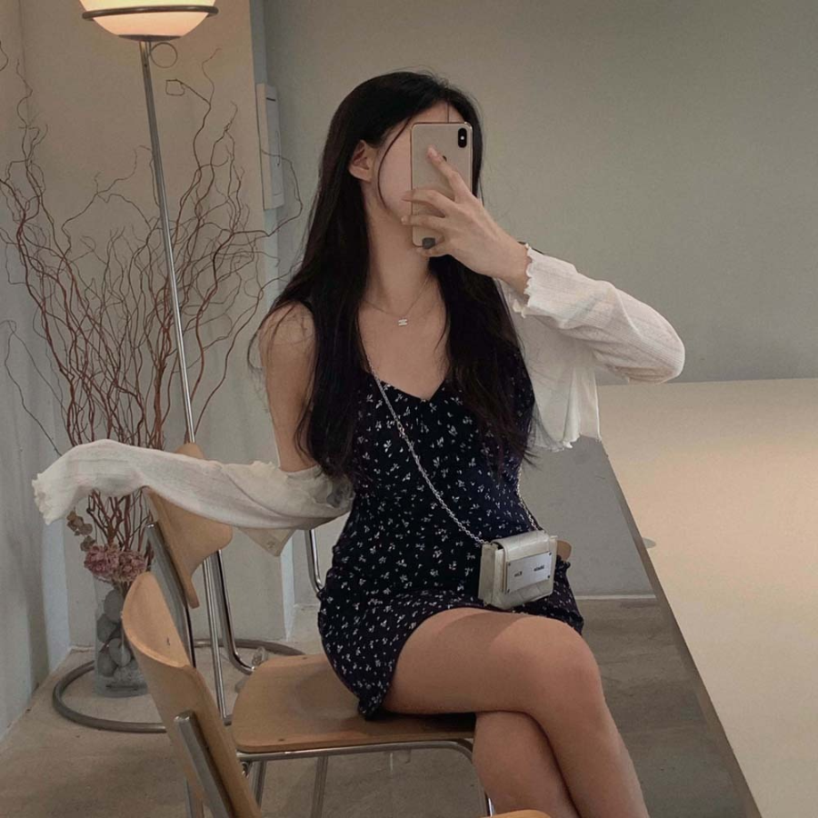 Двойка из сарафана с мелким цветочным принтом и лёгкого кардигана