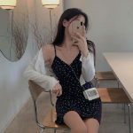 Двойка из сарафана с мелким цветочным принтом и лёгкого кардигана