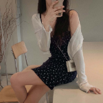 Двойка из сарафана с мелким цветочным принтом и лёгкого кардигана