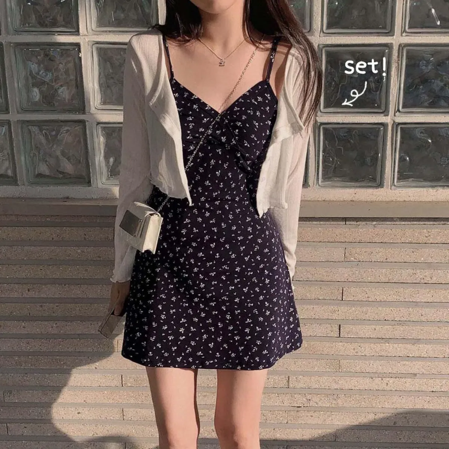 Двойка из сарафана с мелким цветочным принтом и лёгкого кардигана