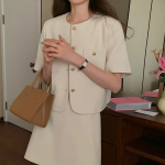 Твидовый жакет и мини-юбка