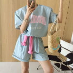 Кроп-топ с принтом и шорты