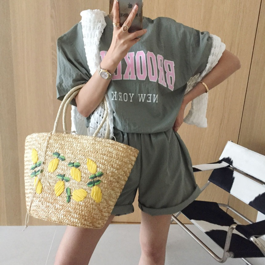 Кроп-топ с принтом и шорты